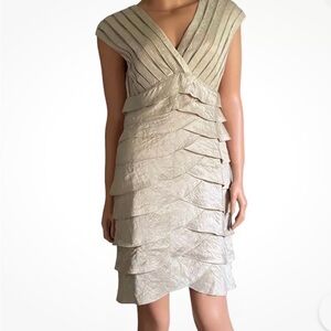 Adrianna Papell Tiered Iridescent Gold Layered Sheath Cocktail Evening size 12